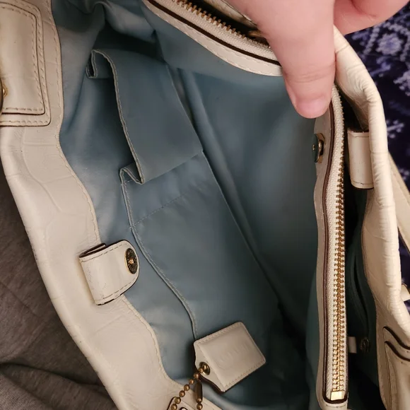 Coach Peyton Leather Handbag Satchel -- Patent in Ivory Cream - Picture 6 of 11